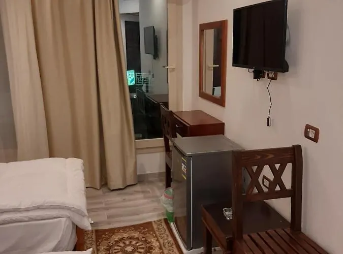 Diamond House 3*